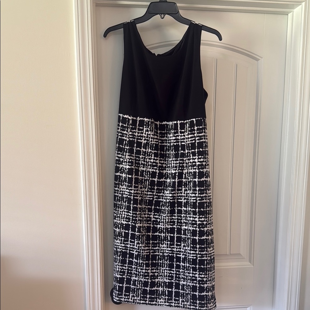 Kasper Black and White Checkered Midi Dress